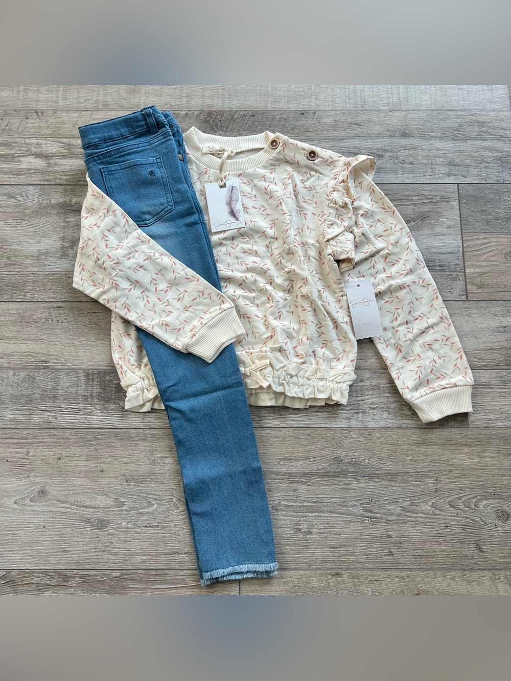 NWT Jessica Simpson Girls Sweater and Jeans Set Size 6
